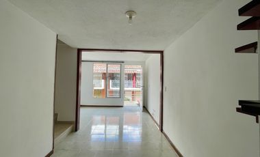 Extraordinaria casa en la Villa Olimpica con vista a las montañas en conjunto con piscina. Pereira - Colombia.