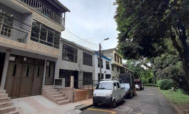 VENDO AMPLIA CASA EN EL BARRIO SAN FERNANDO CUBA