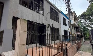 VENDO AMPLIA CASA EN EL BARRIO SAN FERNANDO CUBA