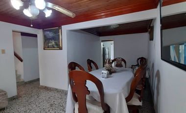 VENDO AMPLIA CASA EN EL BARRIO SAN FERNANDO CUBA