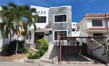 casa de venta en urbanización altos manta beach L/F