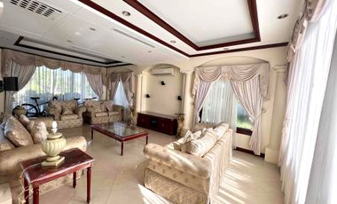 6 Bedroom House with swimming pool for rent