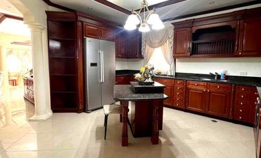 6 Bedroom House with swimming pool for rent