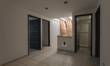 CASA EN VENTA CERCA DE LA RECTA A CHOLULA EN COLONIA BELLO HORIZONTE