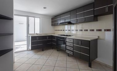 CASA EN VENTA CERCA DE LA RECTA A CHOLULA EN COLONIA BELLO HORIZONTE