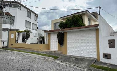 Casa en venta en conjunto Balcones del Norte de oportunidad