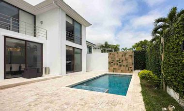 EN VENTA LINDA CASA EN ISLA MOCOLI