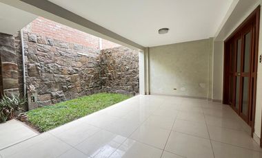 Casa amplia en zona segura en  Cedros de Villa