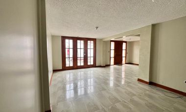 Casa amplia en zona segura en  Cedros de Villa