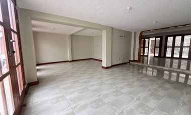 Casa amplia en zona segura en  Cedros de Villa