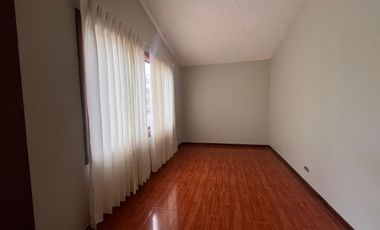 Casa amplia en zona segura en  Cedros de Villa