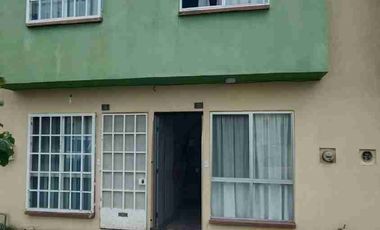 casa dos niveles una recámara con posibilidad de ampliación privada con alberca acepta Infonavit