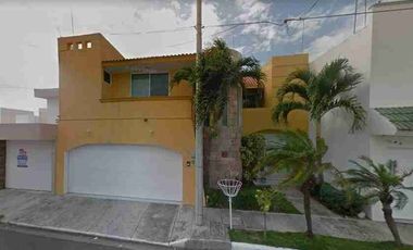 CASA  EN VENTA CALLE: MERO FRACCIONAMIENTO COSTA DE OROCP. 94299MUNICIPIO: BOCA DEL RIOESTADO: VERACRUZ