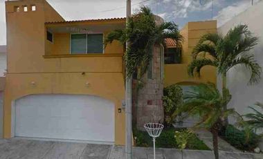CASA  EN VENTA CALLE: MERO FRACCIONAMIENTO COSTA DE OROCP. 94299MUNICIPIO: BOCA DEL RIOESTADO: VERACRUZ