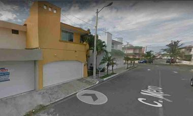 CASA  EN VENTA CALLE: MERO FRACCIONAMIENTO COSTA DE OROCP. 94299MUNICIPIO: BOCA DEL RIOESTADO: VERACRUZ