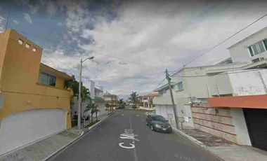 CASA  EN VENTA CALLE: MERO FRACCIONAMIENTO COSTA DE OROCP. 94299MUNICIPIO: BOCA DEL RIOESTADO: VERACRUZ
