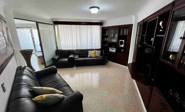 VENDO APARTAMENTO CABECERA AREA 273 METROS UBICADO VISTA