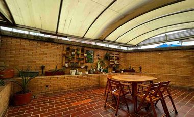 VENDO APARTAMENTO CABECERA AREA 273 METROS UBICADO VISTA