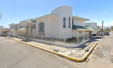 CASA EN VENTA CALLE: SALMON #396 FRACCIONAMIENTOCOSTA DE OROCP. 94299MUNICIPIO: BOCA DEL RIOESTADO: VERACRUZ