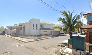 CASA EN VENTA CALLE: SALMON #396 FRACCIONAMIENTOCOSTA DE OROCP. 94299MUNICIPIO: BOCA DEL RIOESTADO: VERACRUZ