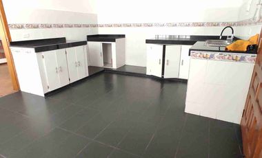 Casa en renta, ideal para negocios, capacitaciones, coworking. 227 m2. sector Quicentro Norte..Quito