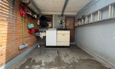 Casa en Venta en Las Aguilas con Jardín Privado