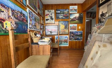 Casa en Venta en Las Aguilas con Jardín Privado