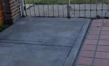 Alquiler – Dúplex 3 Ambientes con patio y Entrada de Auto – Zona villa Tesei