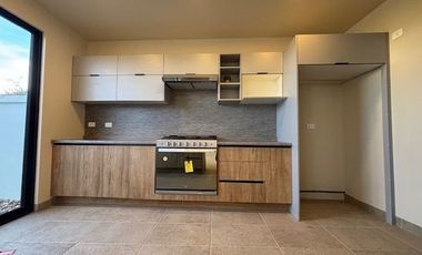 RENTA CASA Nueva de Autor en Zaru. EXCELENTES ESPACIO PARA TU PROYECTO DE VIDA.