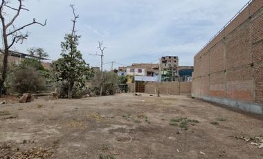 Oportunidad de Terreno en Av. Yurumayo