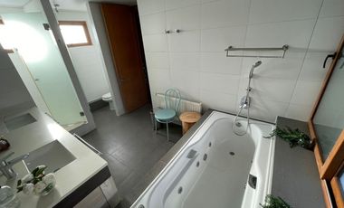 VENTA CASA MEDITERRANEA EN EXCLUSIVO CONDOMINIO - 5D+4B+PISCINA+TERRAZA+QUINCHO - COLEGIO CRAIGHOUSE, SAN ANSELMO, SAN JOSE, ALEMÁN, PEDREGALES