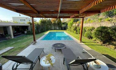 VENTA CASA MEDITERRANEA EN EXCLUSIVO CONDOMINIO - 5D+4B+PISCINA+TERRAZA+QUINCHO - COLEGIO CRAIGHOUSE, SAN ANSELMO, SAN JOSE, ALEMÁN, PEDREGALES