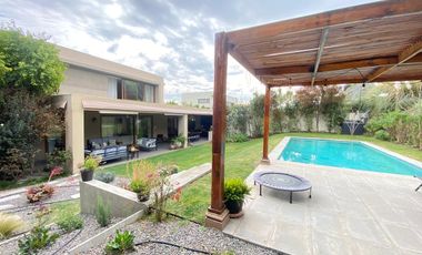 VENTA CASA MEDITERRANEA EN EXCLUSIVO CONDOMINIO - 5D+4B+PISCINA+TERRAZA+QUINCHO - COLEGIO CRAIGHOUSE, SAN ANSELMO, SAN JOSE, ALEMÁN, PEDREGALES