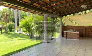 CASA EN CUERNAVACA CON VIGILANCIA ALBERCA Y AMENIDADES INCREÍBLES