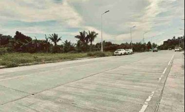 EAST WEST ROAD SILANG VACANT LOT @ 2,042 SQM FOR LEASE