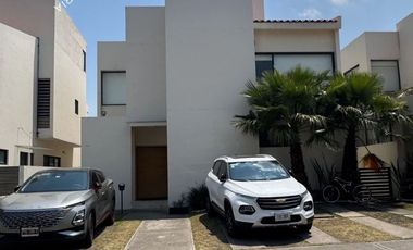 Venta casa en fraccionamiento Real Esmeralda
