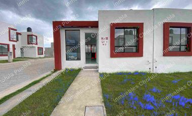 Casa de un nivel en fraccionamiento cerrado, ideal para personas con necesidades especiales y para personas de la tercera edad, ubicadas en San Miguel Contla a 10 minutos de Apizaco centro.