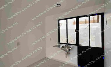 Casa de un nivel en fraccionamiento cerrado, ideal para personas con necesidades especiales y para personas de la tercera edad, ubicadas en San Miguel Contla a 10 minutos de Apizaco centro.