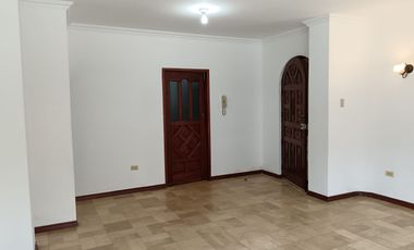 Alquiler de departamento en planta Baja, Kennedy Norte, 3 Dormitorios.