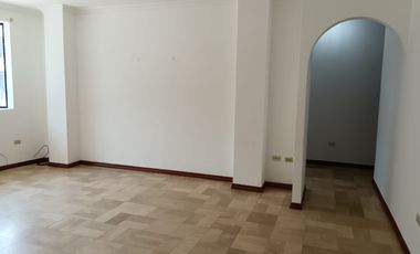 Alquiler de departamento en planta Baja, Kennedy Norte, 3 Dormitorios.