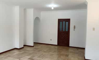 Alquiler de departamento en planta Baja, Kennedy Norte, 3 Dormitorios.