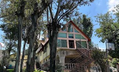 Casa tipo chalet inglés