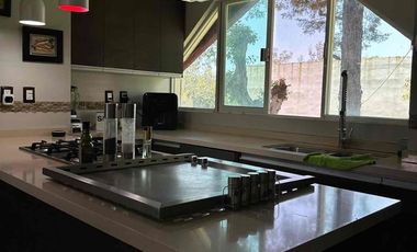 Casa tipo chalet inglés