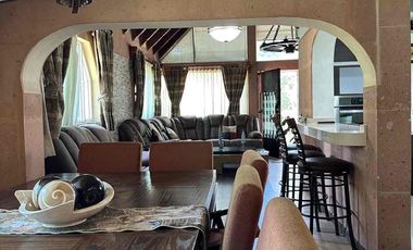 Casa tipo chalet inglés