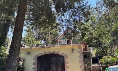 Casa tipo chalet inglés