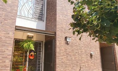 CASA EN VENTA, A 5 MIN. DE SIX FLAGS OAXTEPEC, MORELOS