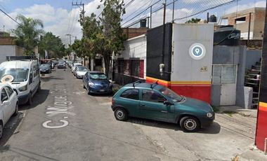 CASA CENTRICA EN VENTA DE OPORTUNIDAD PARA USO COMERCIAL