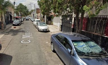 CASA CENTRICA EN VENTA DE OPORTUNIDAD PARA USO COMERCIAL