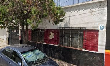 CASA CENTRICA EN VENTA DE OPORTUNIDAD PARA USO COMERCIAL