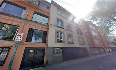 Edificio en 4 niveles Alpes 1020 Lomas de Chapultepec Miguel Hidalgo CDMX/ Recuperacion Bancaria